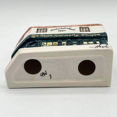 LOT 202K: Hazle Ceramics Dickens - Ye Olde Curiosity Shoppe and More