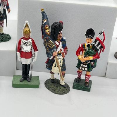 LOT 203K: Metal Toy Soldier British Figurines