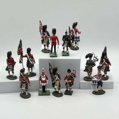 LOT 203K: Metal Toy Soldier British Figurines