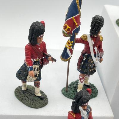 LOT 203K: Metal Toy Soldier British Figurines