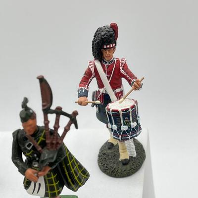 LOT 203K: Metal Toy Soldier British Figurines