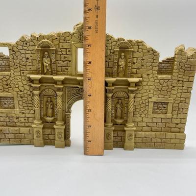 LOT 204K: King & Country Remember the Alamo Metal Toy Soldier Figurine Set