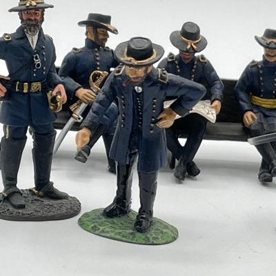 LOT 205K: Civil War Metal Toy Soldier Figurines -Frontline Figures and More