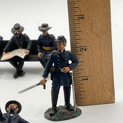 LOT 205K: Civil War Metal Toy Soldier Figurines -Frontline Figures and More