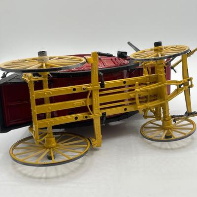 LOT 209K: Franklin Mint Wells Fargo Stagecoach Precision Model