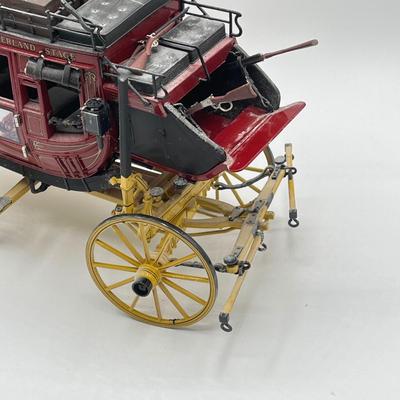 LOT 209K: Franklin Mint Wells Fargo Stagecoach Precision Model