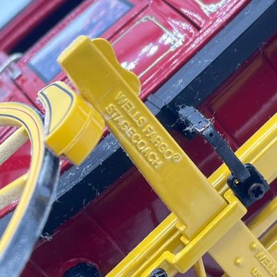 LOT 209K: Franklin Mint Wells Fargo Stagecoach Precision Model