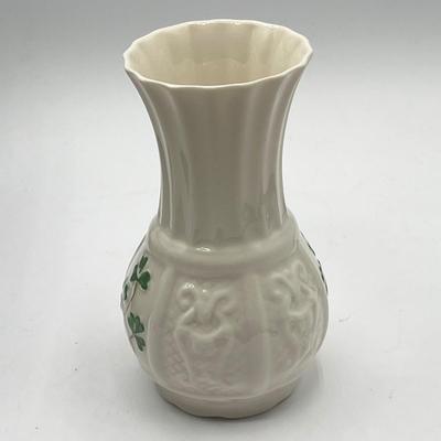LOT 220K: Irish Crystal and Pottery - Belleek Vase, Waterford and Cash's Crystal