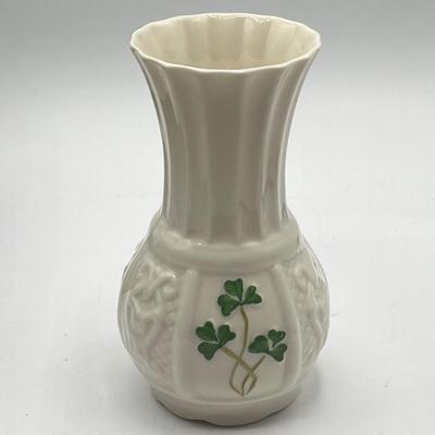LOT 220K: Irish Crystal and Pottery - Belleek Vase, Waterford and Cash's Crystal