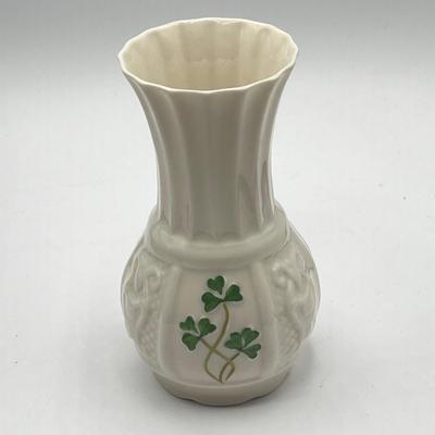 LOT 220K: Irish Crystal and Pottery - Belleek Vase, Waterford and Cash's Crystal