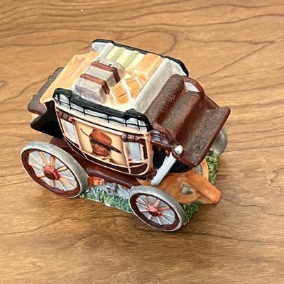 LOT 235K: John Wayne Memorabilia - Cookbooks, Lunchboxes, Salt and Pepper Shakers and More