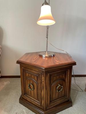 Vintage 6 sided end table and lamp