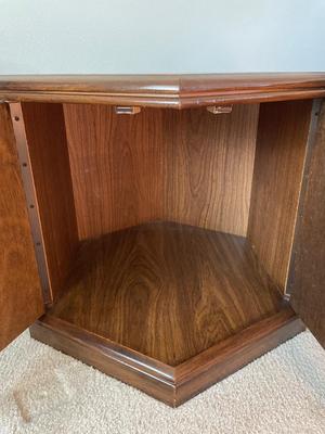 Vintage 6 sided end table and lamp