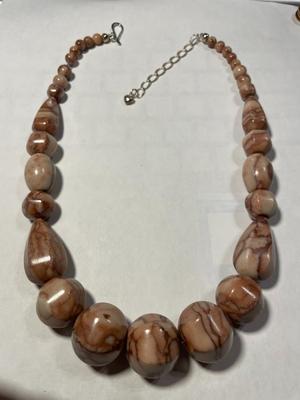 DTR/Jay King New Never Worn Graduated Agate Stone Beads 18-21" Adjustable Necklace w/Sterling Silver Clasp & Chain as Pictured....