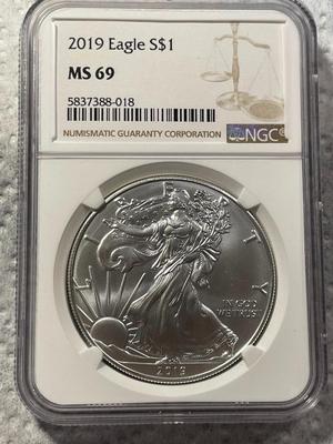 NGC CERTIFIED 2019 MS69 SILVER EAGLE DOLLAR AS PICTURED. FREE DOMESTIC SHIPPING.