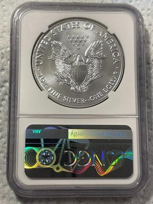 NGC CERTIFIED 2018 MS69 SILVER EAGLE DOLLAR AS PICTURED. FREE DOMESTIC SHIPPING.