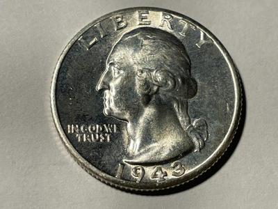 1943-D BRILLIANT UNCIRCULATED CONDITION WASHINGTON SILVER QUARTER AS PICTURED. FREE DOMESTIC SHIPPING.
