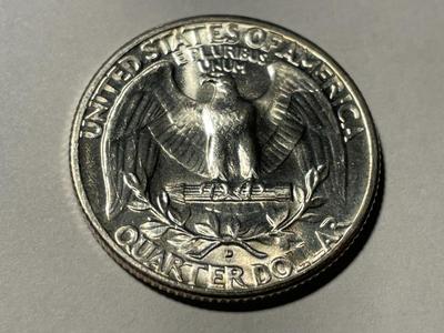 1941-D BRILLIANT UNCIRCULATED CONDITION WASHINGTON SILVER QUARTER AS PICTURED. FREE DOMESTIC SHIPPING.