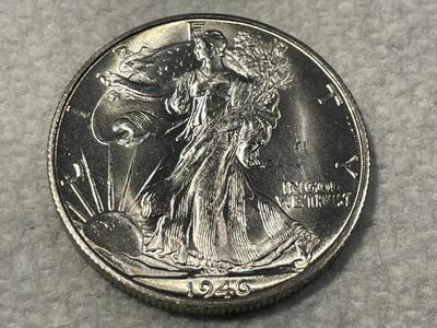 (COIN-1) 1946-S CHOICE BU FROM AN ORIGINAL ROLL WALKING LIBERTY SILVER HALF DOLLAR. FREE DOMESTIC SHIPPING.