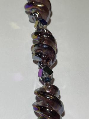 Vintage 18-20" Adjustable Aurora Borealis Style Fancy Bead Fashion Necklace in VG Preowned Condition as Pic'd.