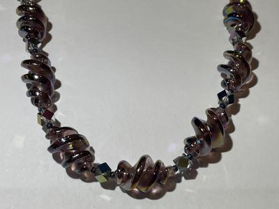 Vintage 18-20" Adjustable Aurora Borealis Style Fancy Bead Fashion Necklace in VG Preowned Condition as Pic'd.