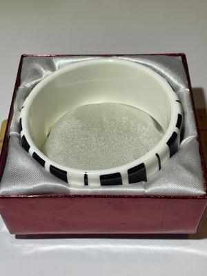 Vintage Lucite Piano Keys Bangle Bracelet 1.25" Wide & Standard 7" Wrist Size in VG Preowned Condition.