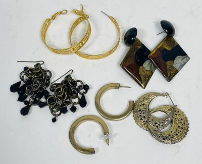 Vintage Jewelry Lot 5 pairs of Earrings pierced ears