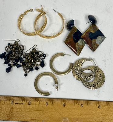 Vintage Jewelry Lot 5 pairs of Earrings pierced ears