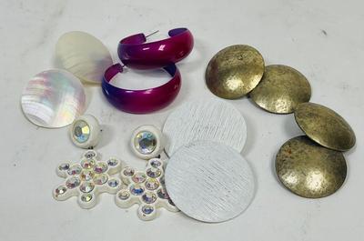 Vintage jewelry lot five pairs of Earrings, pierced
