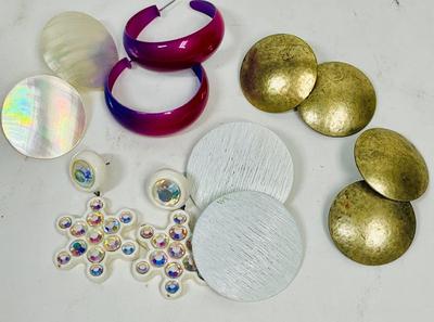Vintage jewelry lot five pairs of Earrings, pierced