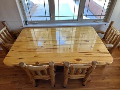 GORGEOUS PINE LOG SLAB DINING TABLE W/2 CAPTAIN, 2 ARMLESS CHAIRS