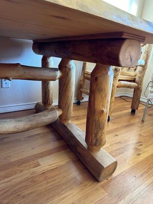 GORGEOUS PINE LOG SLAB DINING TABLE W/2 CAPTAIN, 2 ARMLESS CHAIRS