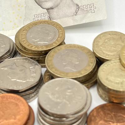 LOT 174J: British Currency Collection