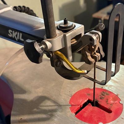 Skil 16” Scroll Saw on 29” Tool Stand (B2-ES)