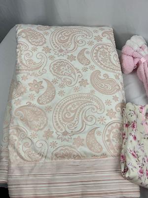Lot I 313 Karen Newburges Nightgown Pajamas Silk Pillowcases Pink Paisley Throw Blanket
