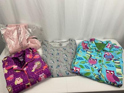 Lot F 315 Nick and Sara Owl Sleepware Slippers