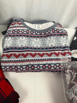 Lot I 316 Croft & Barrow Pajamas Two Sonoma Pajamas Brookshire Throw Blanket Slippers