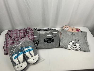 Lot. J 318 Three Pajama Sets Pair of Bunny Slippers