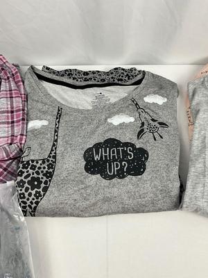 Lot. J 318 Three Pajama Sets Pair of Bunny Slippers