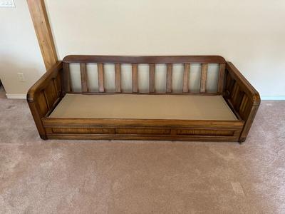 QUALITY SOFA IN GREAT CONDITION
