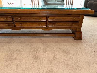 SOLID WOOD COFFEE TABLE W/3 DRAWERS AND PROTECTIVE GLASS ON TOP