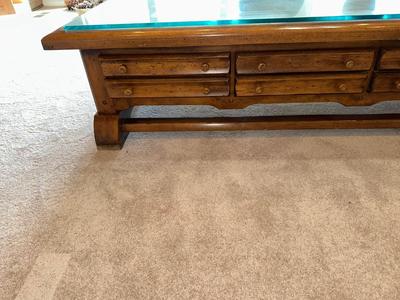 SOLID WOOD COFFEE TABLE W/3 DRAWERS AND PROTECTIVE GLASS ON TOP