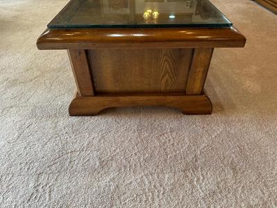SOLID WOOD COFFEE TABLE W/3 DRAWERS AND PROTECTIVE GLASS ON TOP