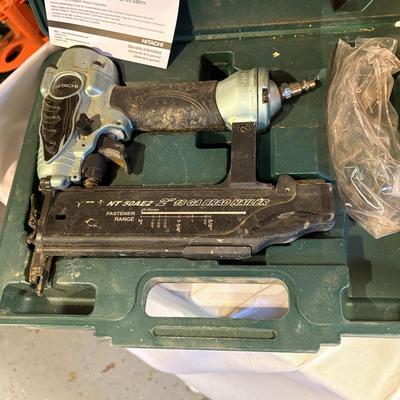Bostitch Air Compressor w/Nail Gun and Hitachi Brad Nailer (B2-ES)
