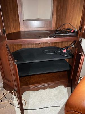 Corner cabinet