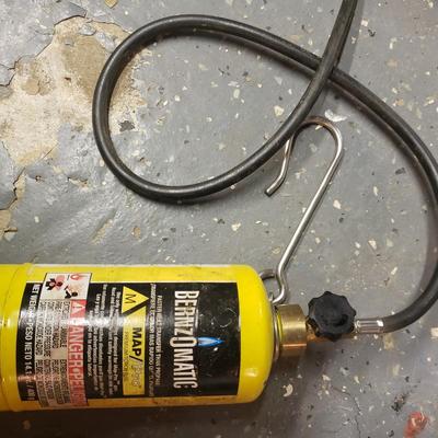Welding Tanks, Torches and Welding Helmet (B3-KD)