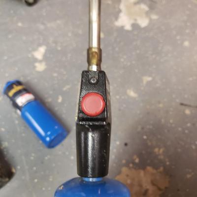 Welding Tanks, Torches and Welding Helmet (B3-KD)
