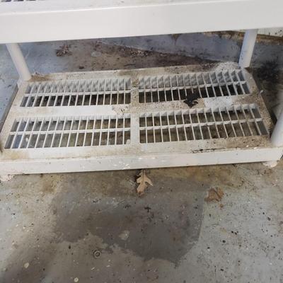 Three Keter Plastic Shelves (B1-KD)