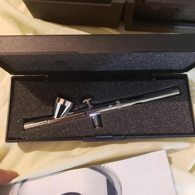 Iwata Air Brush and More (B4-KD)