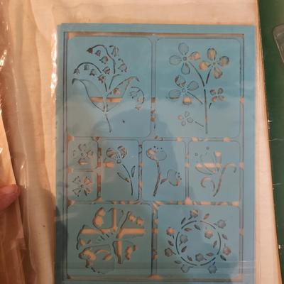 Stencils, Learn to Paint, Brushes & Acrylic Paints (B4-KD)